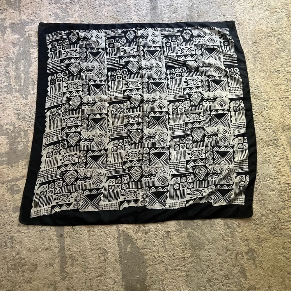 Handwoven Silk Scarf in Black and White Geometric Pattern Scarf